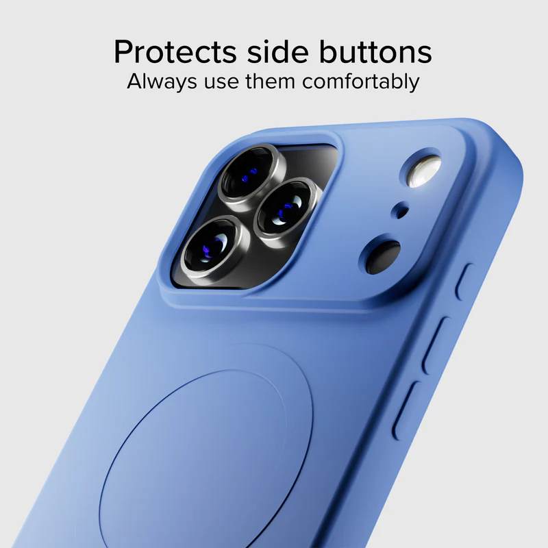 Eine blaue Handyhülle schützt die Seitentasten. Die Hülle hat drei Kameraausschnitte und ein kreisförmiges Design auf der Rückseite.