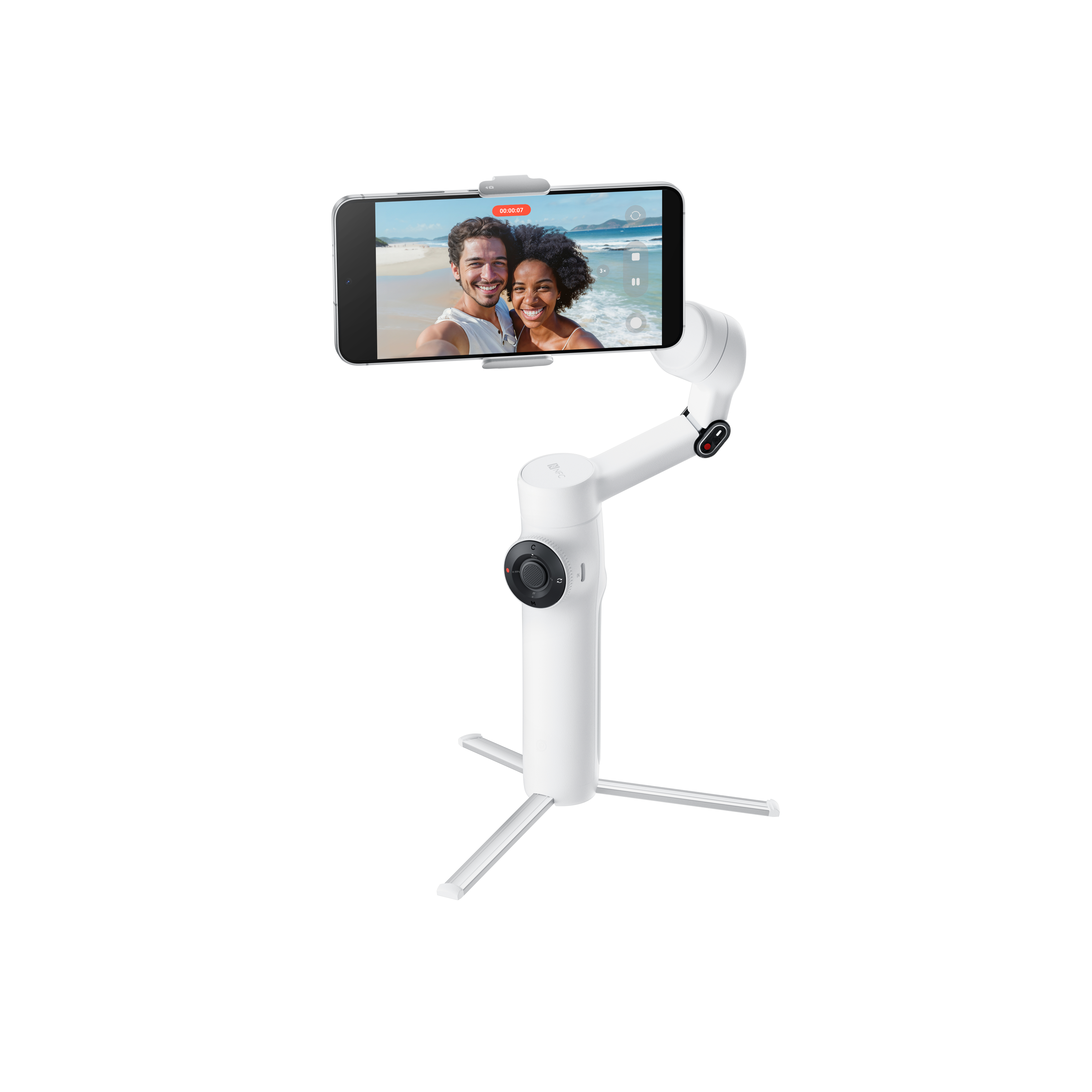 Ein weißer Selfie-Stick hält ein Telefon, das ein Paar am Strand zeigt. Der Stick steht auf einem Ständer.
