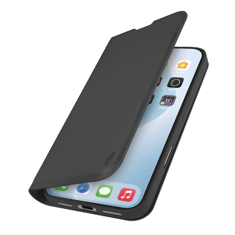 Eine schwarze Handyhülle ist teilweise geöffnet und gibt den Bildschirm des Telefons mit App-Symbolen frei. Die Hülle befindet sich auf weißem Hintergrund.