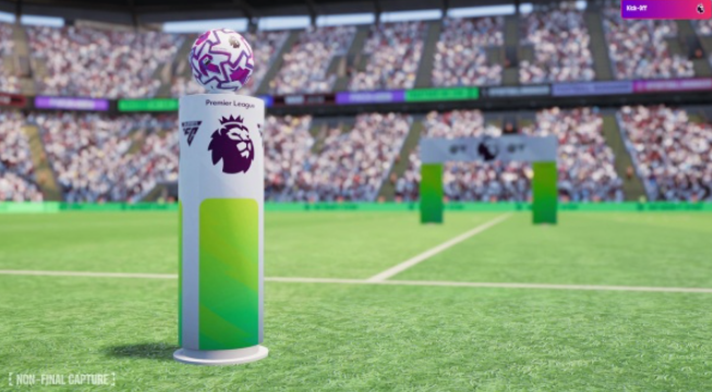 Ein Fußball liegt auf einem Premier League-Pfosten auf einem Stadionfeld. Im Hintergrund ist ein Tor. Menge auf der Tribüne.