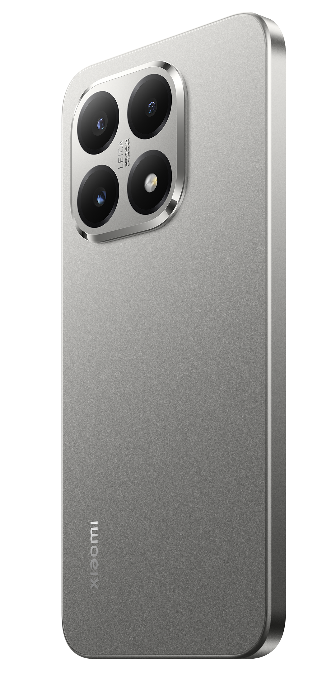 Ezüst okostelefon Leica kameramodullal. Négy lencse látható. A Xiaomi logója alul található.