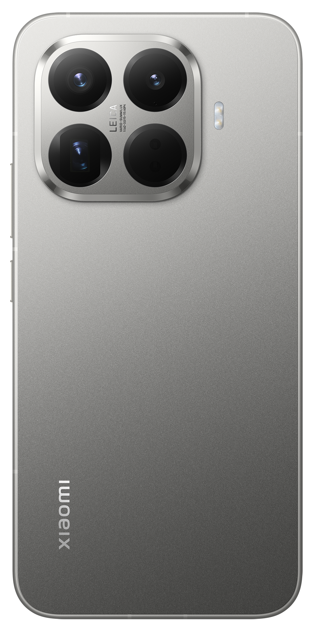 Ezüst Xiaomi telefon hátlapja kamerarendszerrel és Leica márkajelzéssel. A telefon fémbevonatú, a márkanév alul található.