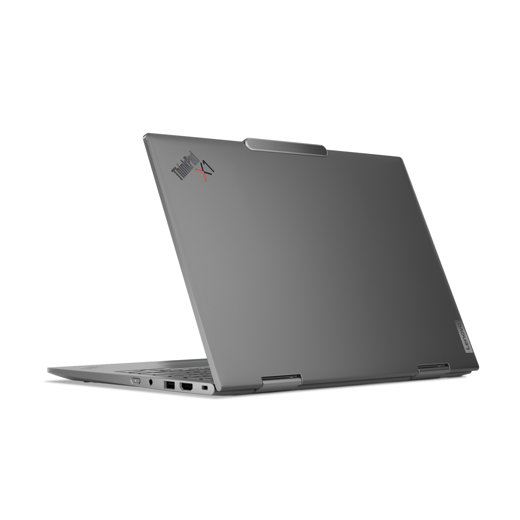 Ein silbernes Lenovo ThinkPad X1 Laptop ist auf schwarzem Hintergrund geöffnet. Das ThinkPad-Logo ist sichtbar.
