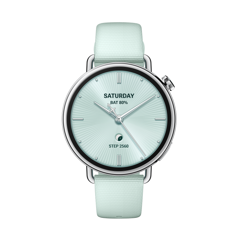 Okrągły smartwatch z jasnoniebieską tarczą i paskiem. Zegarek wyświetla 'SOBOTA', 'BAT 80%' i 'KROK 2560'.