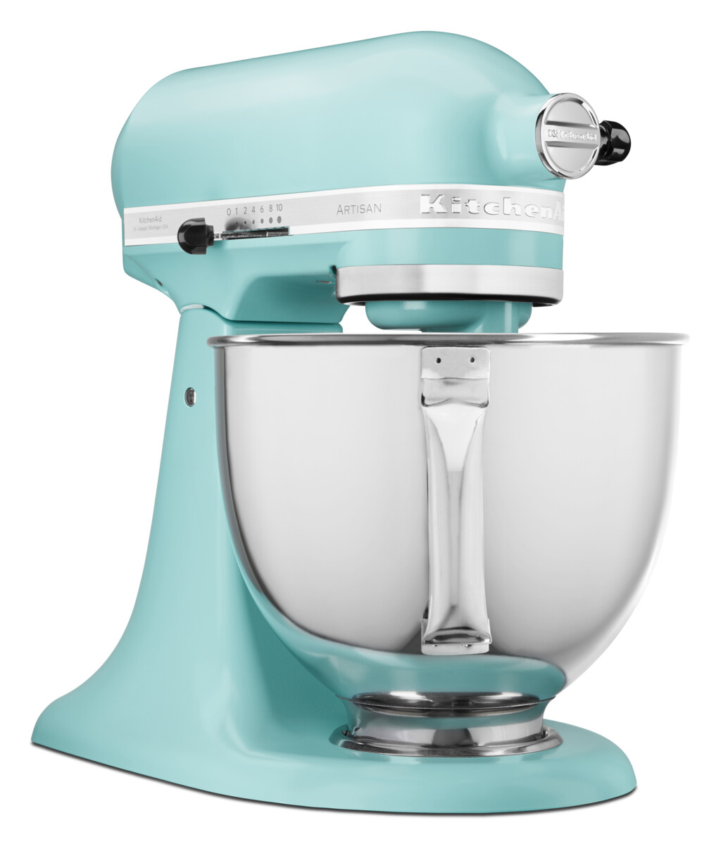 Világoskék KitchenAid Artisan robotgép. Rozsdamentes acél tálja és sebességbeállító tárcsája van.