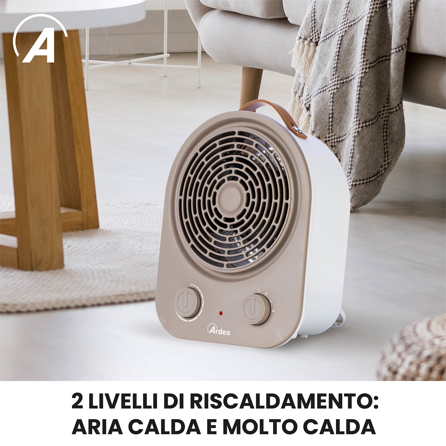 Un termoventilatore elettrico beige e bianco. Ha una maniglia marrone, manopole di controllo e una griglia circolare. Il testo dice '2 livelli di riscaldamento'.