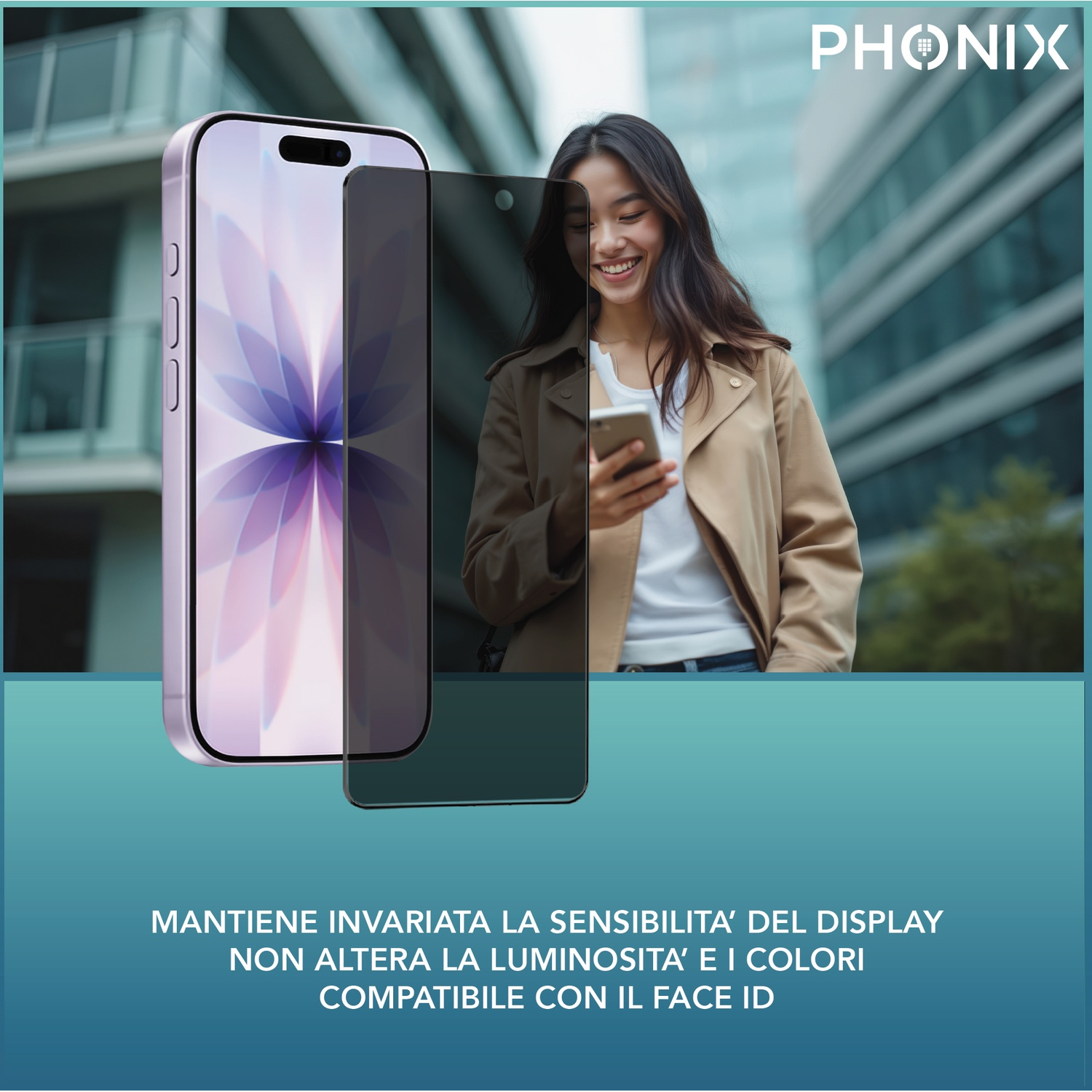 Una donna sorride tenendo un telefono. Vengono mostrati un proteggi schermo e uno smartphone. Il testo in basso dice, mantiene la sensibilità del display.