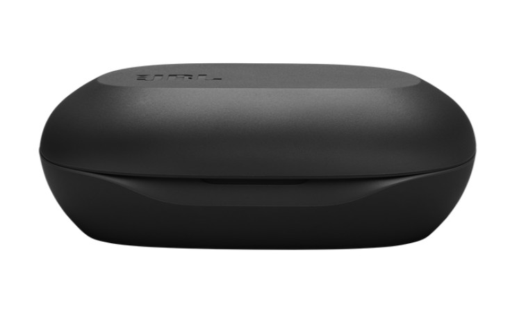 Zbliżenie czarnego, owalnego etui ładującego z pokrywą. Etui znajduje się na białym tle. Widoczna jest nazwa marki.