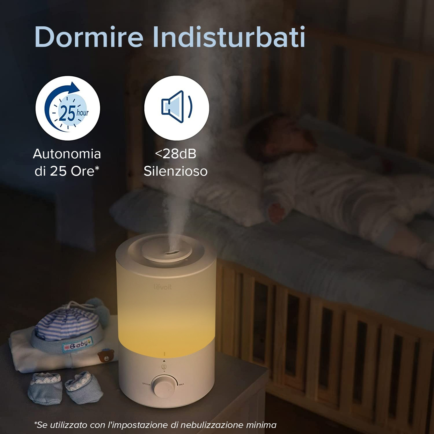 Un umidificatore brilla nella stanza di un bambino, con un bambino che dorme sullo sfondo. Il testo evidenzia 25 ore di autonomia e silenzio inferiore a 28dB.