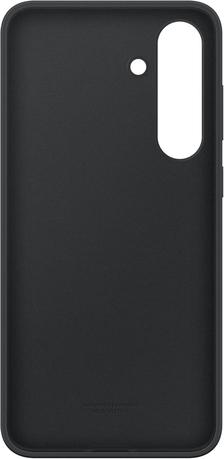 Schwarze Handyhülle mit Kameraausschnitt und Knopfvertiefungen. Unten steht 'Designed by Samsung, Made in China'.