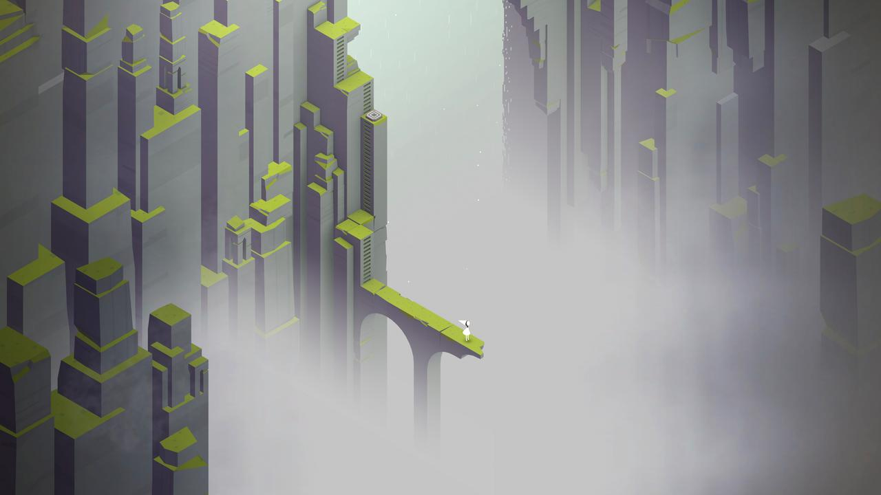 Eine geometrische Landschaft mit hohen Strukturen, einer Brücke und einer Figur. Grünes Moos akzentuiert die Strukturen. Nebel füllt die Szene.