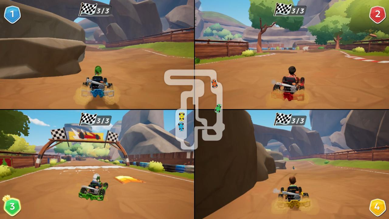 Ein Kart-Rennspiel mit vier geteilten Bildschirmen. Jeder Bildschirm zeigt einen Kart auf einer Strecke. In der Mitte befindet sich eine Karte.