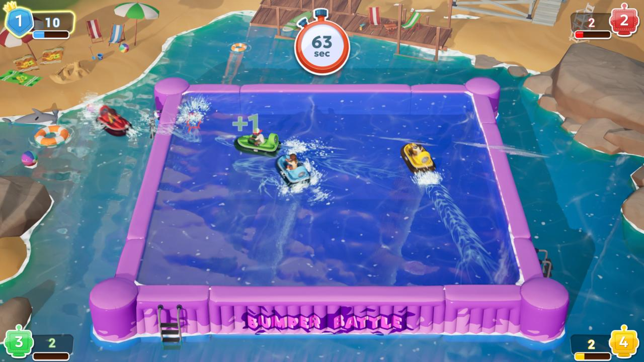 Eine Spielszene mit Stoßbooten in einem Pool. Es gibt einen Timer und andere Objekte wie Sonnenschirme und Stühle.