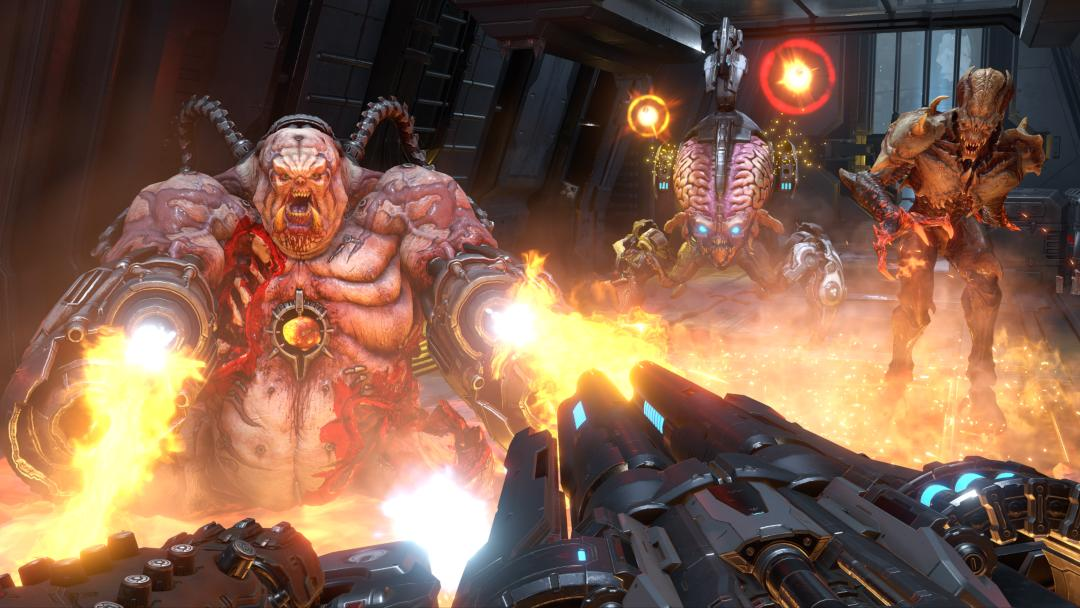 Ego-Shooter-Perspektive. Ein großes Monster schießt Flammen. Andere Monster im Hintergrund.