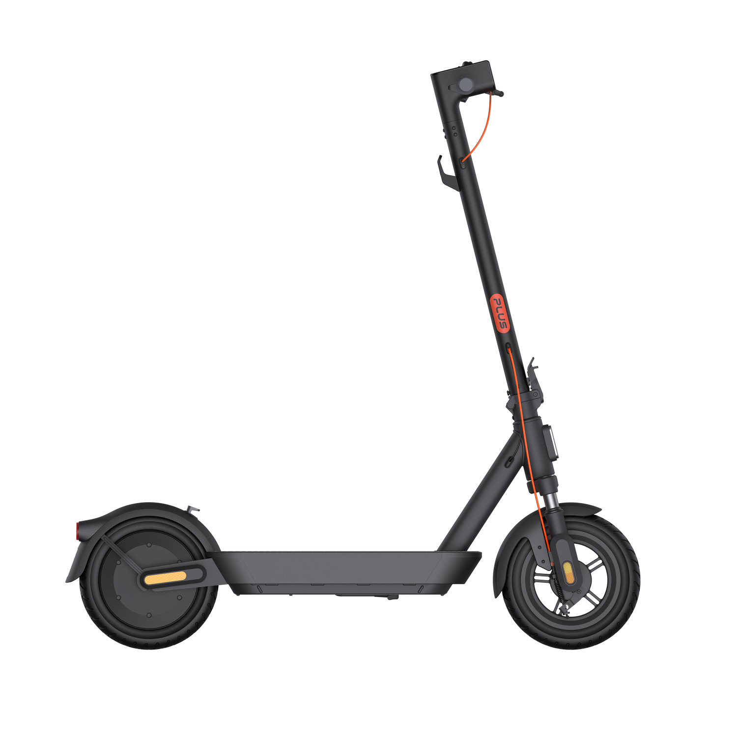Un patinete eléctrico negro sobre un fondo gris. Tiene detalles en naranja y la palabra 'PLUS' es visible en el mástil.