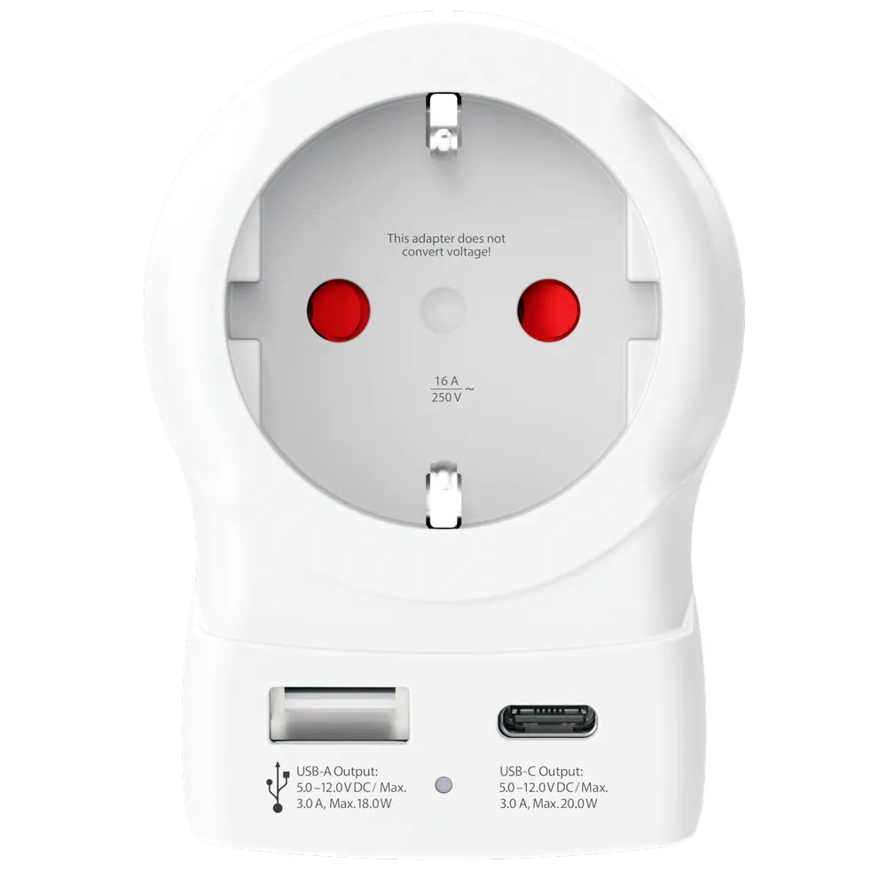 Fehér adapter aljzattal, piros pontokkal és két USB-porttal. A szöveg feszültség- és kimeneti specifikációkat tartalmaz.