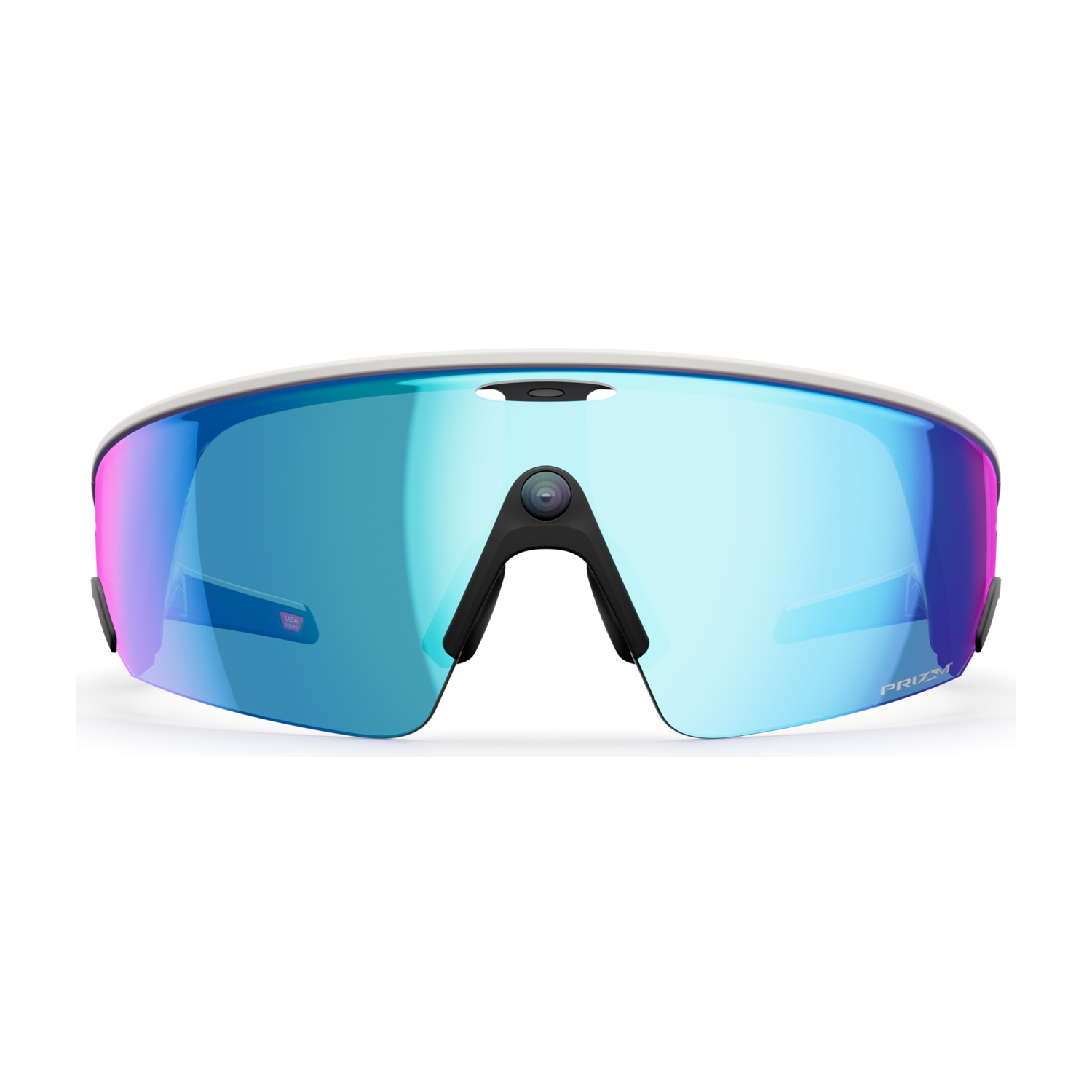 Occhiali da sole sportivi con lenti blu a specchio, montatura bianca superiore e ponte nasale e aste laterali neri. Le lenti hanno una tonalità rosa.