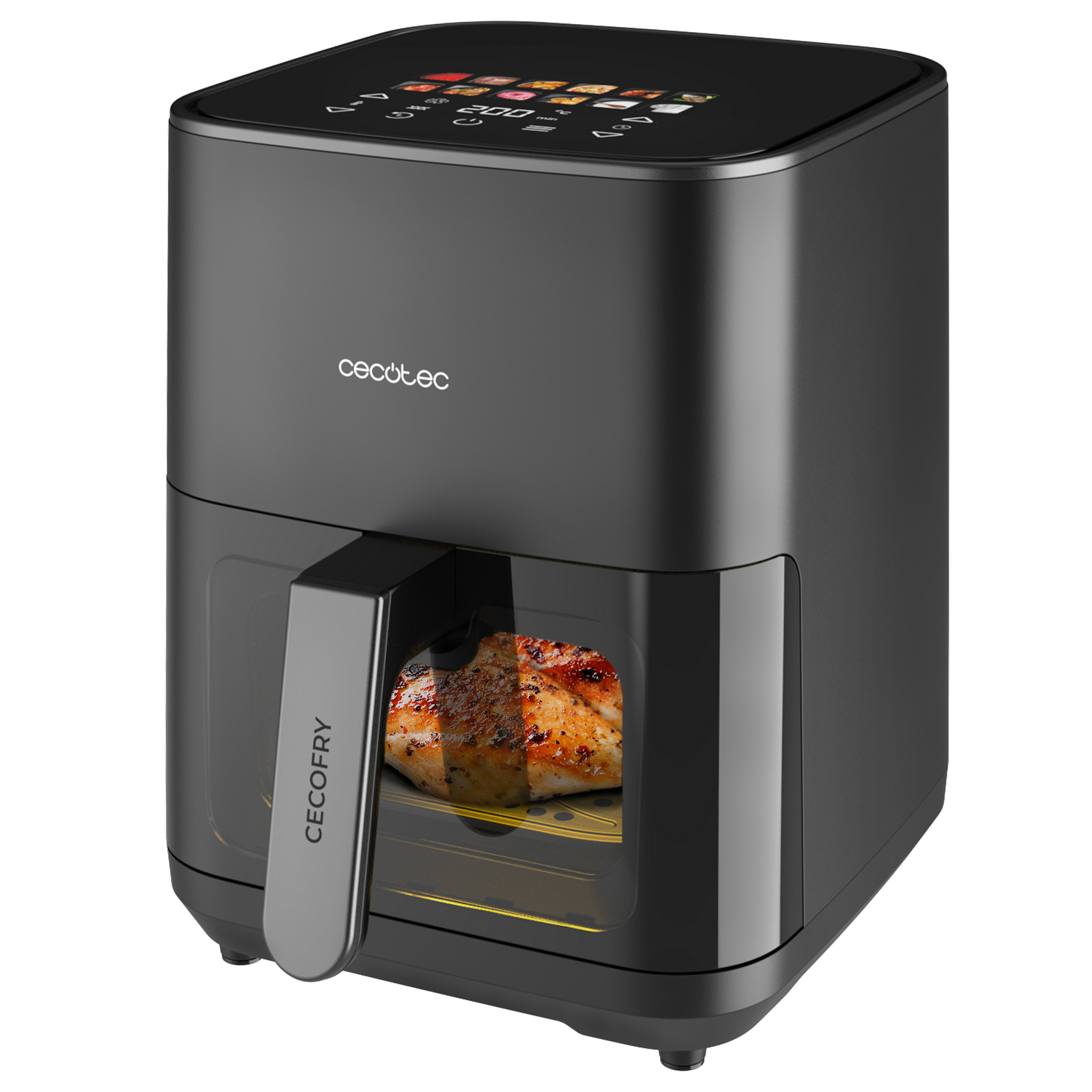 Freidora de aire Cecotec negra con pollo asado visible. Tiene una pantalla digital y un asa con el nombre de la marca.