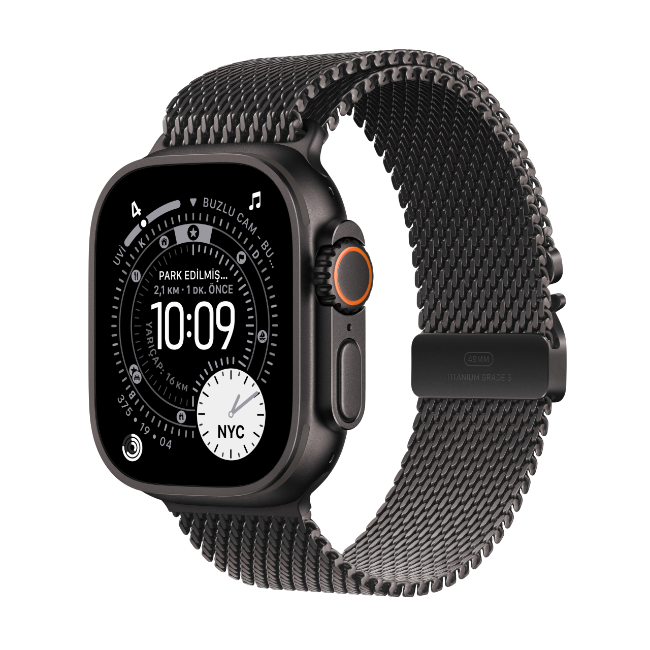 Siyah arka plan üzerinde, 10:09 zamanını ve konum verilerini gösteren, metal örgü kayışlı, koyu gri bir Apple Watch Ultra.