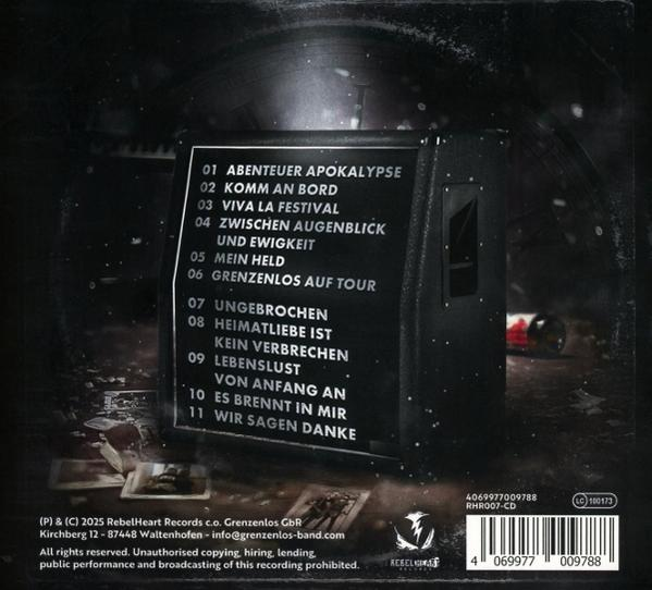 CD-Cover mit Titelliste auf Deutsch. Dunkler Hintergrund mit Lautsprecher und Barcode.