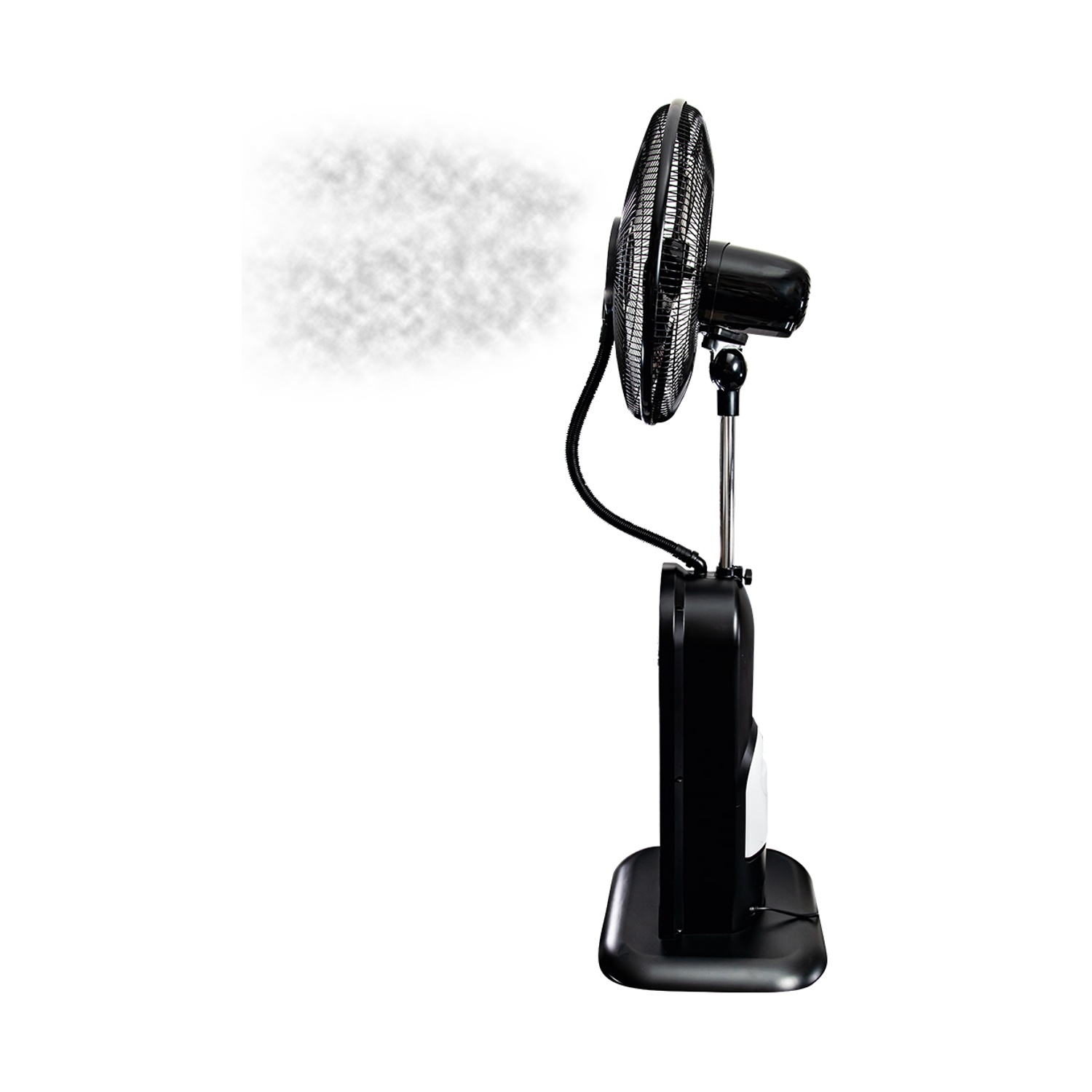 Un ventilatore nero con nebulizzazione su sfondo bianco.