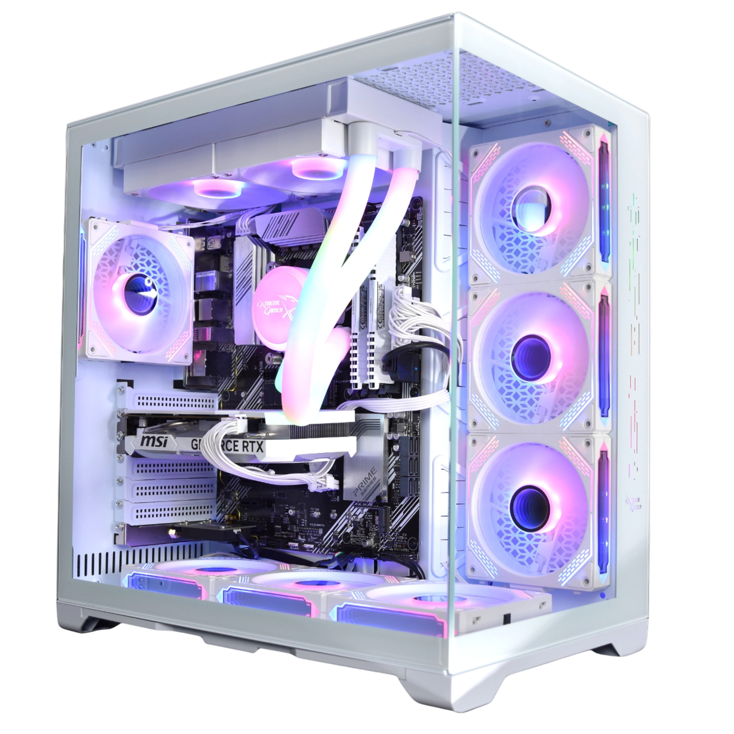 Un boîtier PC blanc avec plusieurs ventilateurs colorés et des composants internes est affiché. Un panneau de verre montre les composants.