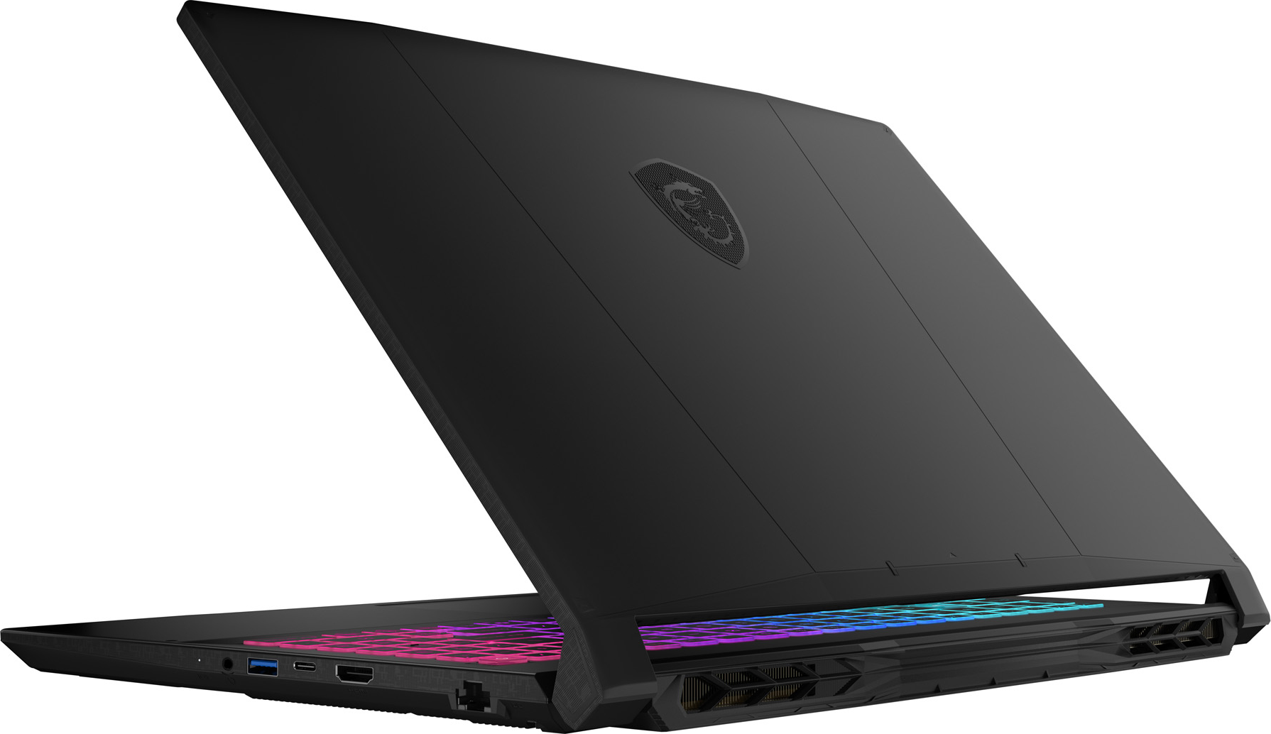 Schwarzer Laptop mit geöffnetem Deckel, zeigt beleuchtete Tastatur. Silbernes Logo auf dem Deckel. Anschlüsse sichtbar.