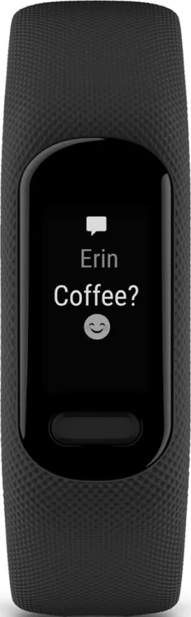 Fitness tracker nero con messaggio da Erin: 'Caffè?' con icona smiley.