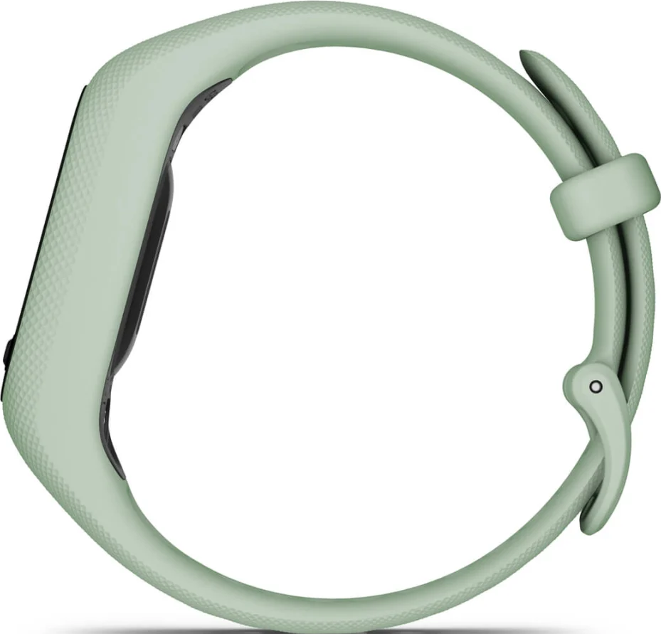 Uno smartwatch verde chiaro con schermo nero. Il cinturino è a cerchio. Il cinturino ha una superficie strutturata.
