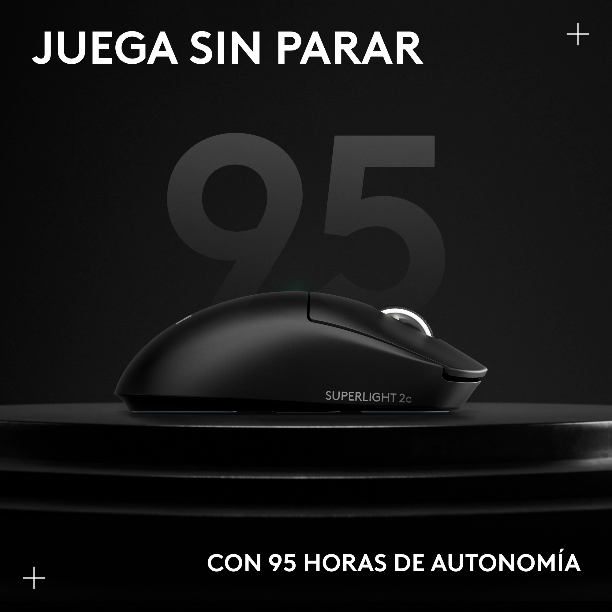 Ratón negro sobre superficie negra. Texto: 'Juega sin parar'. '95' en fuente grande. Texto: 'Con 95 horas de autonomía'.