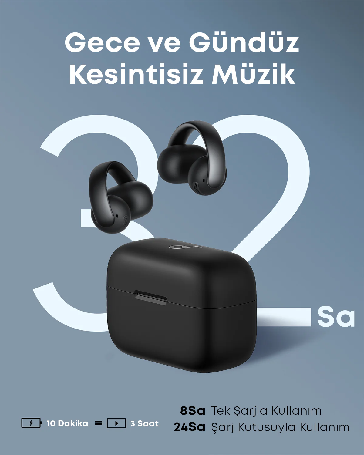 Görselde, mavi arka plan üzerinde siyah kulaklıklar ve şarj kutusu bulunuyor. Metin, kesintisiz müzik, pil ömrü ve şarj bilgilerini gösteriyor.