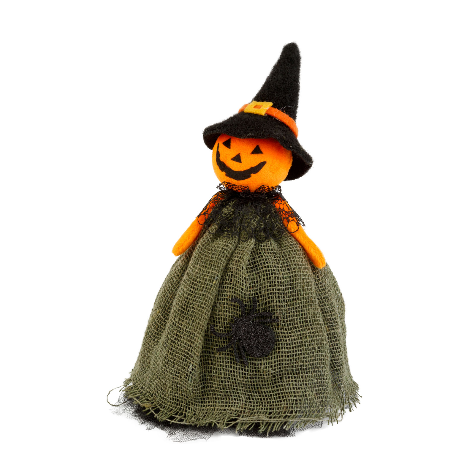 Egy Halloween dekoráció, egy tökfejű boszorkány, fekete kalappal és zöld zsákruhával, pókkal a ruhán.