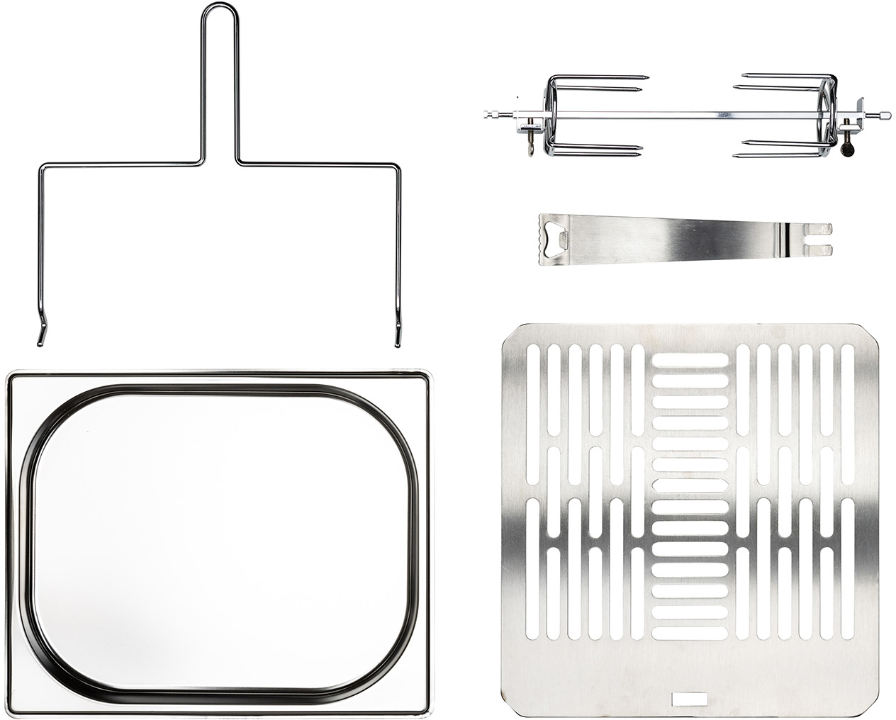 Vari accessori per barbecue isolati su bianco. Include girarrosto, griglia, vassoio e manico.