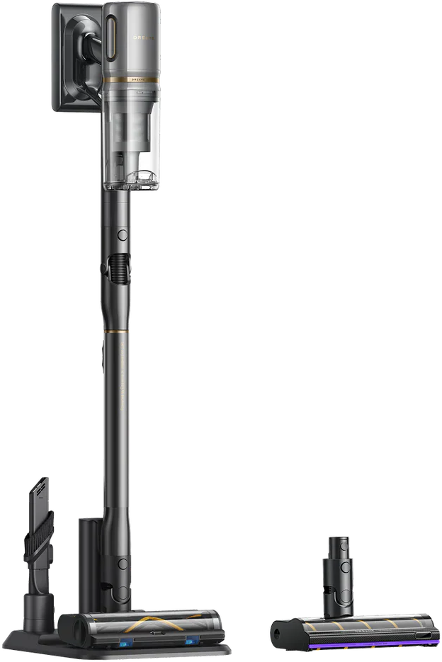 Un aspirateur sans fil avec plusieurs accessoires. Il est gris et noir avec des accents dorés et possède une station de charge.
