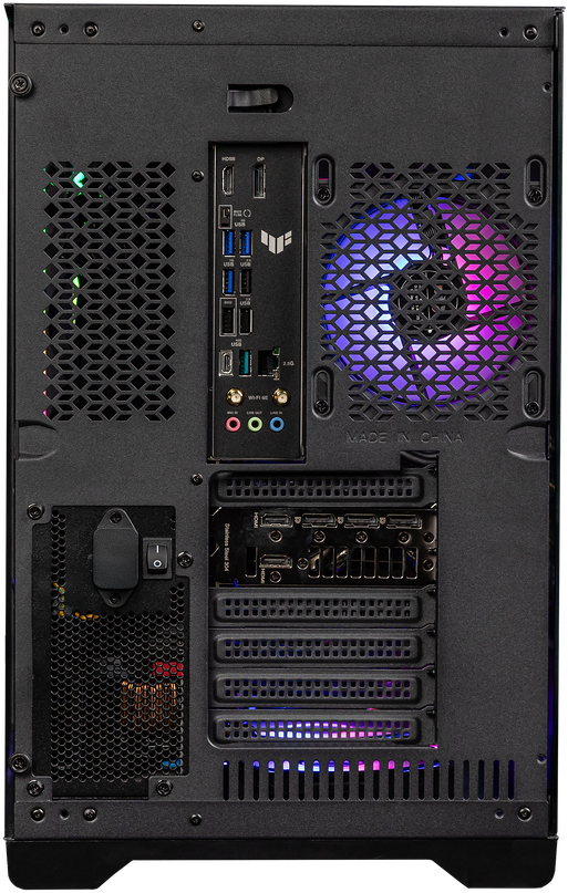 Arrière d'un boîtier d'ordinateur noir avec divers ports, un ventilateur avec éclairage RVB, un interrupteur d'alimentation et des évents. "Made in China" est visible.
