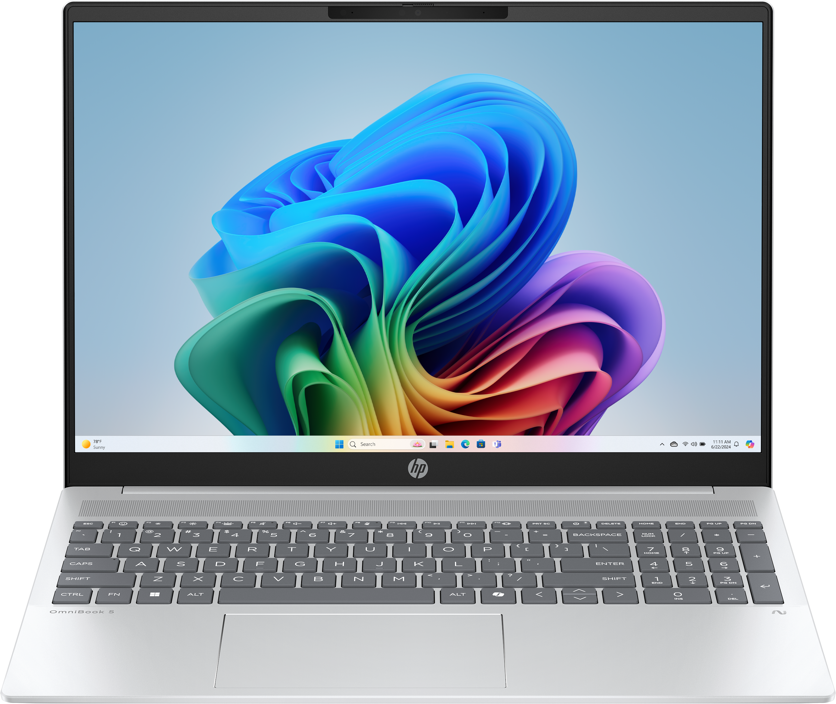 Ein silberner Laptop zeigt ein farbenfrohes abstraktes Bild. Die Tastatur ist sichtbar mit dem HP-Logo unten.