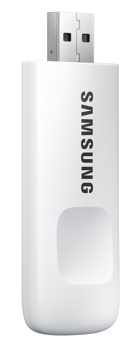 Biały dongle USB Samsung. Posiada srebrne złącze USB i logo Samsung. Znajduje się na białym tle.