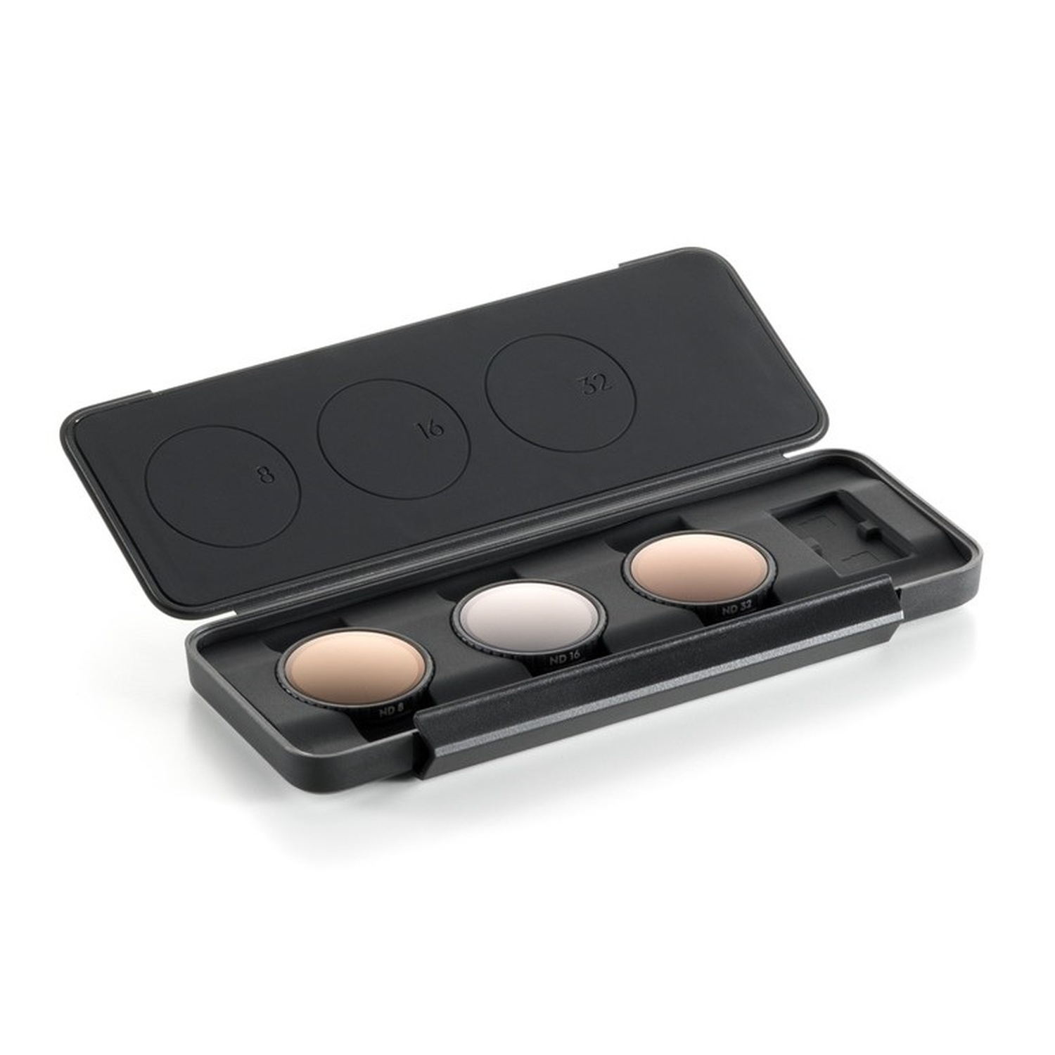 Open zwarte koffer met drie neutrale dichtheidsfilters. Elke filter heeft een andere dichtheid, gemarkeerd met 8, 16 en 32.