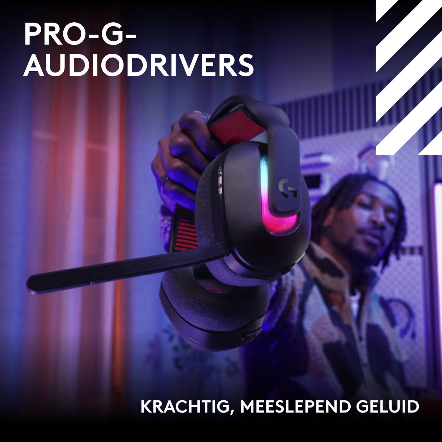 A man holds a black gaming headset. Text: PRO-G-AUDIODRIVERS and KRACHTIG, MEESLEPEND GELUID. Background is blurred.