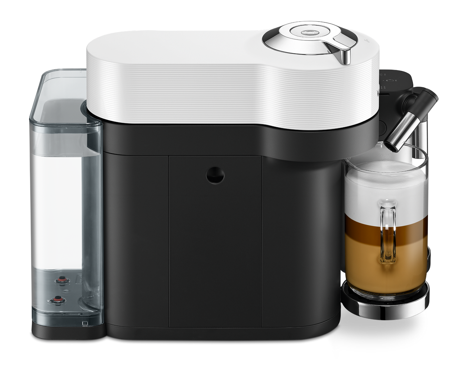 Una cafetera con depósito de agua, una taza de café con leche y espuma, y un diseño en blanco y negro.