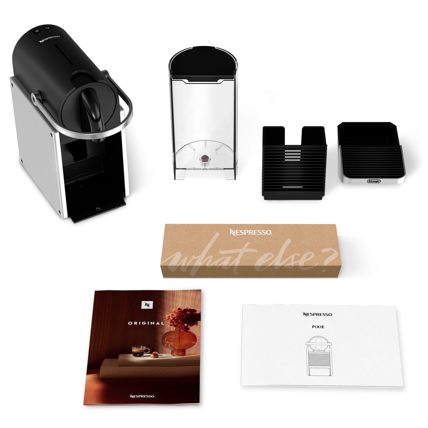 Cafetera Nespresso con accesorios, incluyendo un depósito de agua, una bandeja de goteo Delonghi y una caja. También se ven dos folletos.