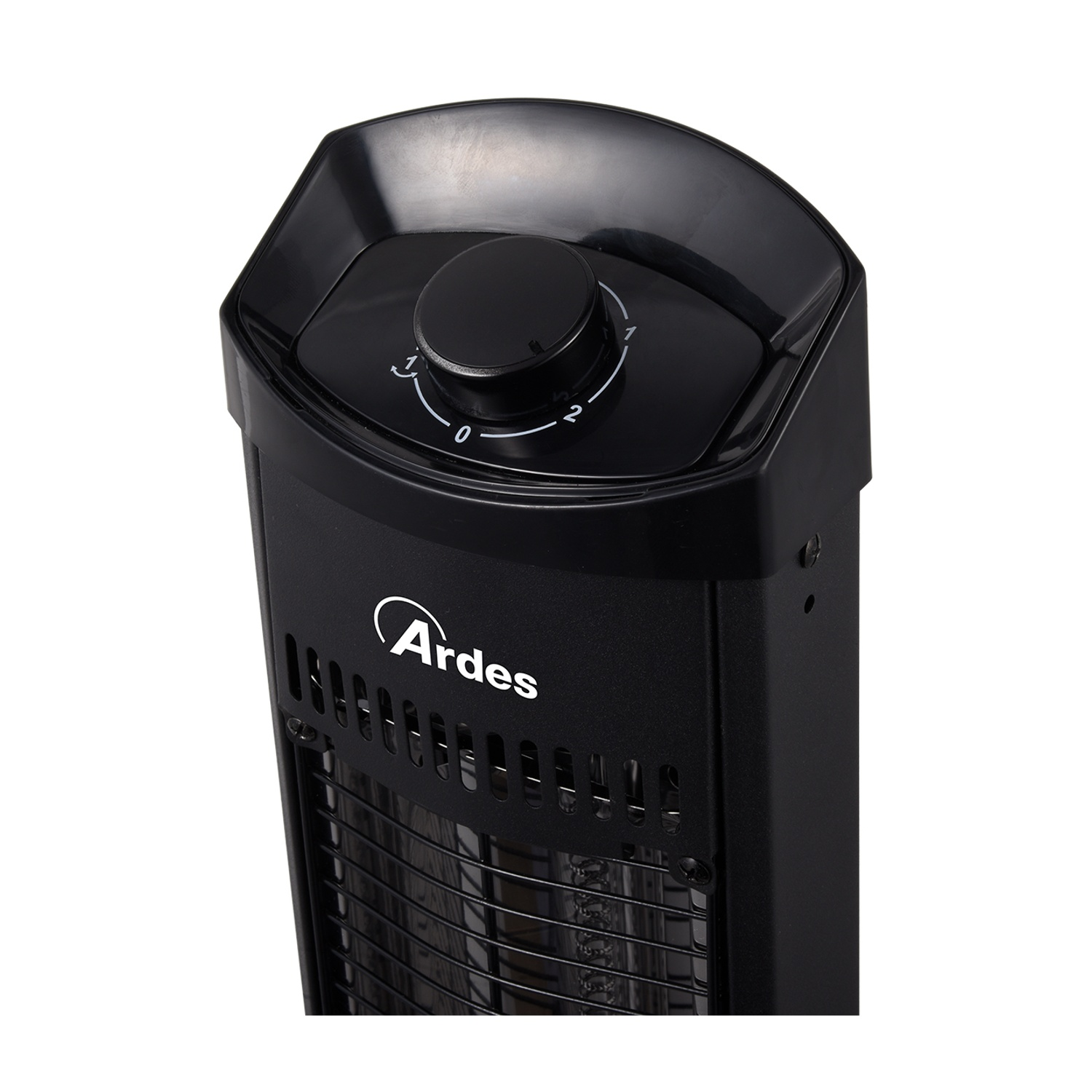 Un termoventilatore nero con un quadrante da 0 a 3. Il marchio 'Ardes' è visibile. Il termoventilatore ha una parte anteriore a rete.