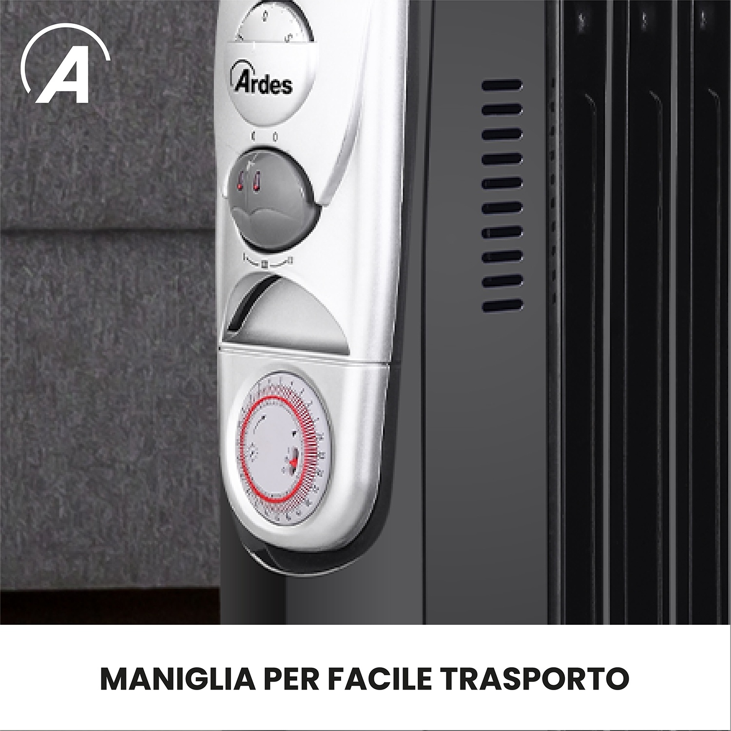 Un radiatore a olio bianco e nero con timer e comandi. Il marchio Ardes è visibile. Divano grigio sullo sfondo.
