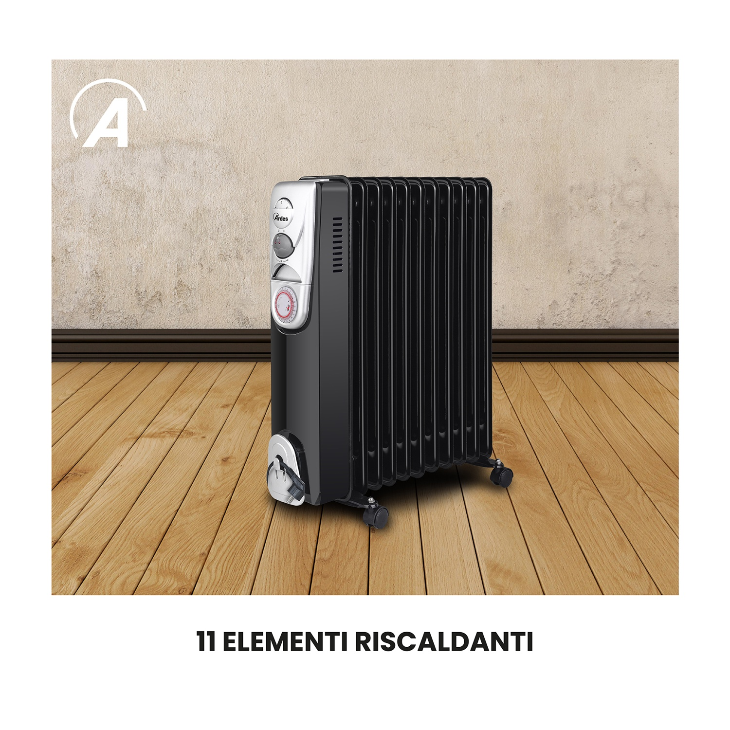 Radiatore nero a olio su pavimento in legno. Muro beige sullo sfondo. Ha 11 elementi riscaldanti.