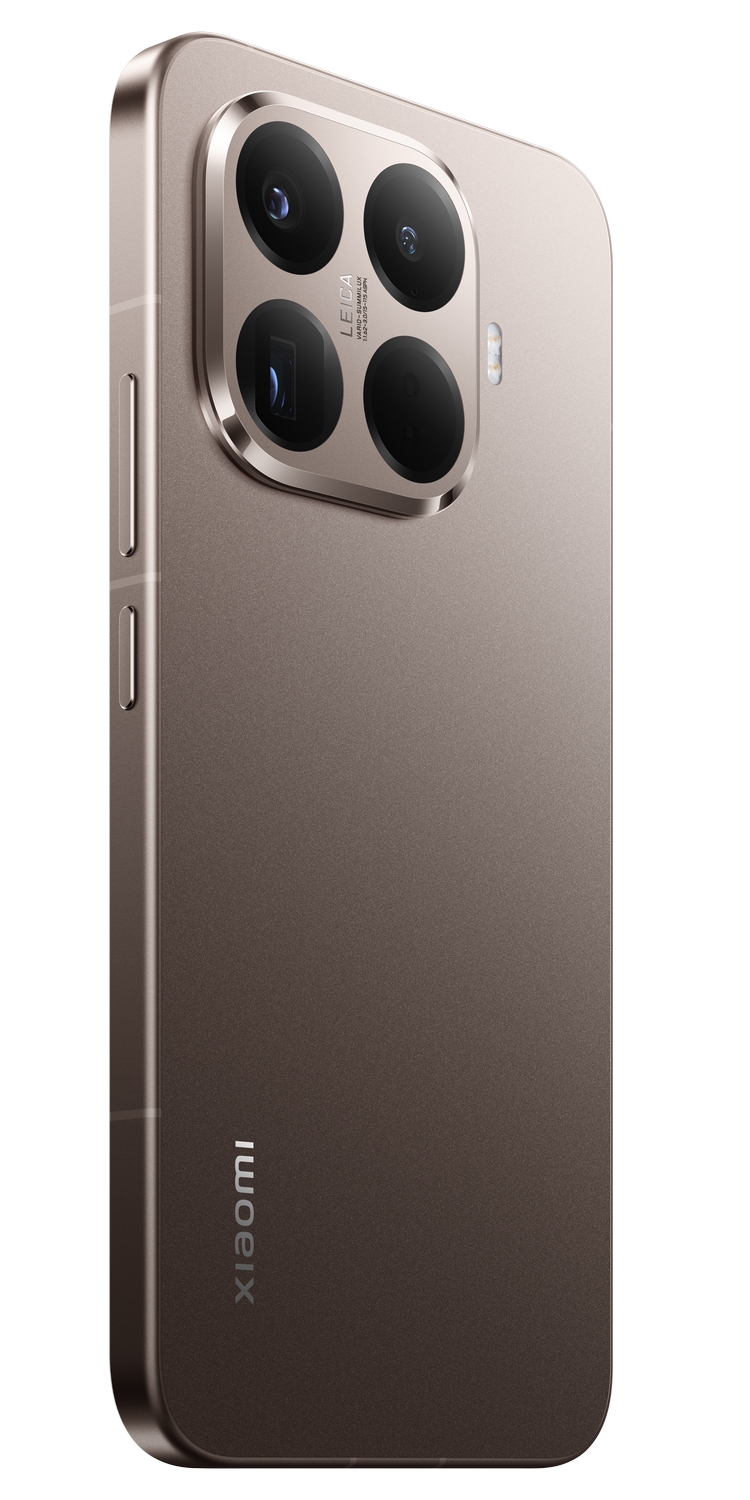 Un teléfono Xiaomi marrón con lentes de cámara Leica se muestra. El teléfono está en ángulo, mostrando su diseño y características.