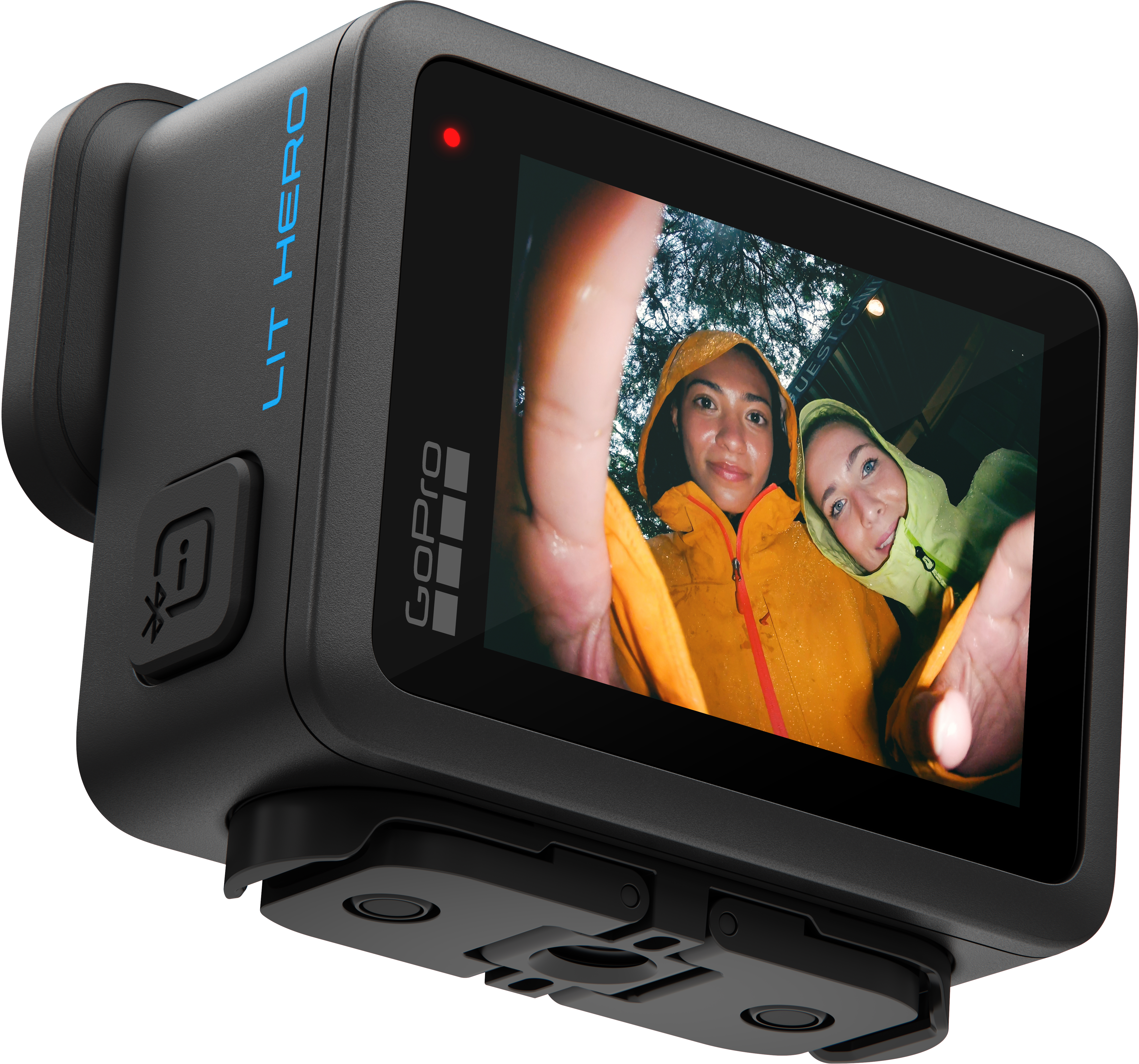 Caméra GoPro affichant deux personnes en imperméables en train de prendre un selfie. La caméra est noire avec le logo GoPro et Lit Hero.
