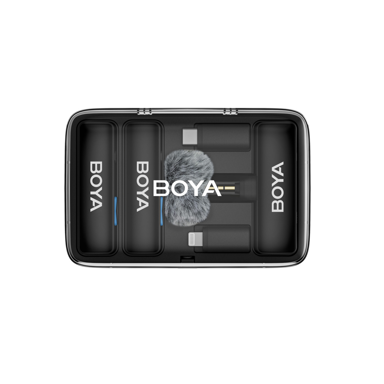 Een zwarte BOYA microfoonkit op een witte achtergrond. Het bevat een koffer met meerdere compartimenten, inclusief microfoons en accessoires.
