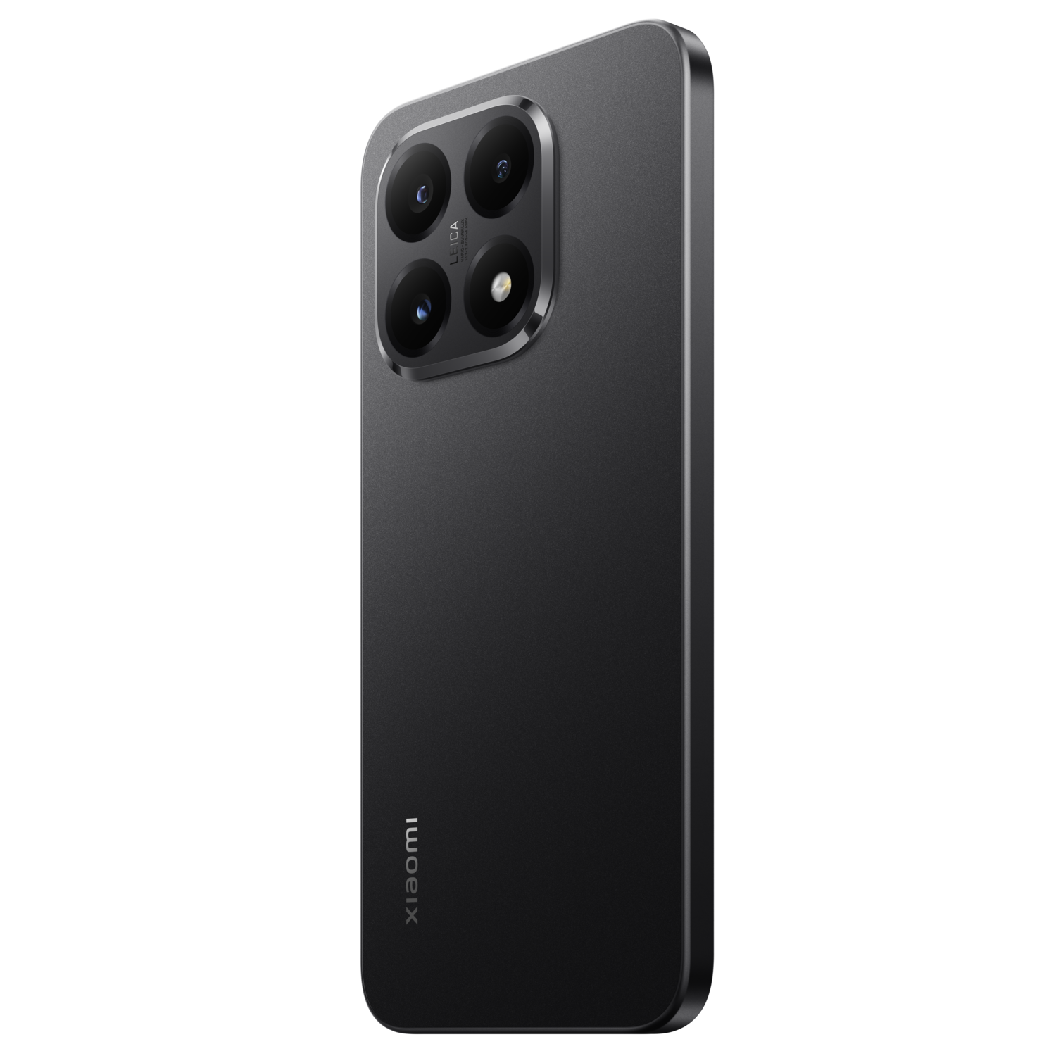 Een zwarte smartphone met vier camera's aan de achterkant, het Leica-logo en het merk Xiaomi. De telefoon is iets gekanteld.