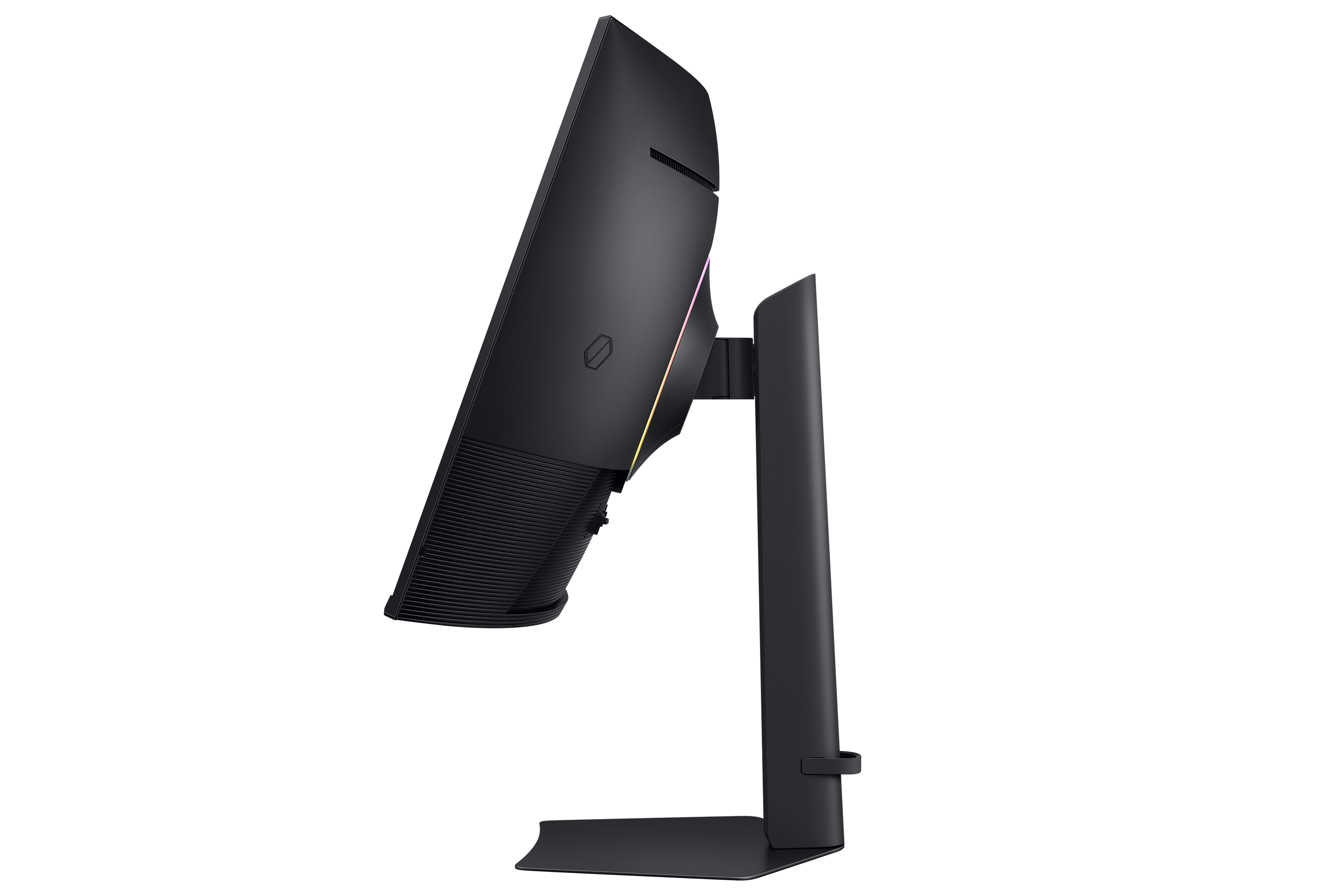 Zijaanzicht van een zwarte monitor. Hij staat op een standaard. Zwarte achtergrond.