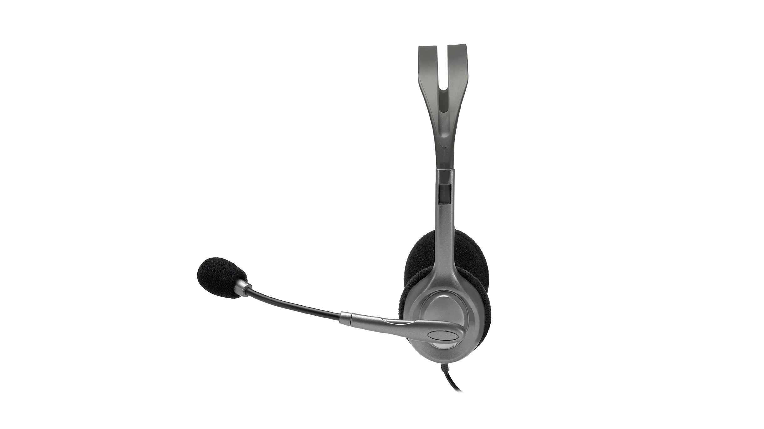 Ezüst headset mikrofonnal fekete háttérben. A headset párnázott fülkagylóval és rugalmas mikrofonnal rendelkezik.